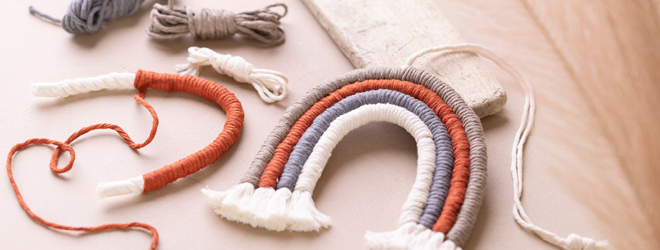 Tutto l'occorrente per i lavori in macramè