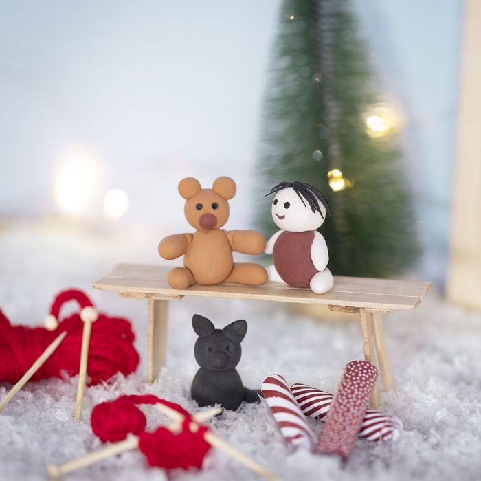 L'elfo fa i regali di Natale