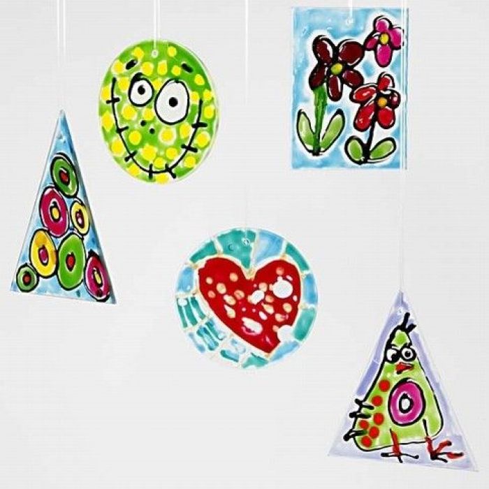 Decorazioni in vetro da appendere con il colore per finestre