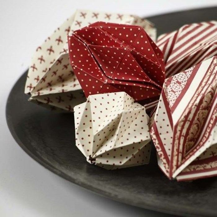 Palline di Natale origami fatte con carta decorata Copenhagen