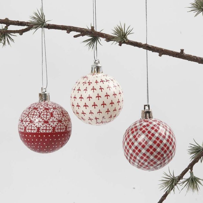 Palla di Natale con decoupage bianco e rosso