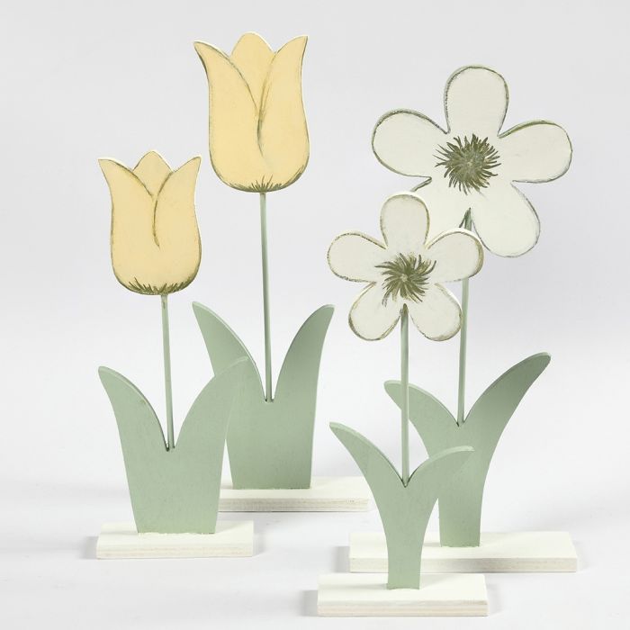Fiori di legno dipinti con vernice
