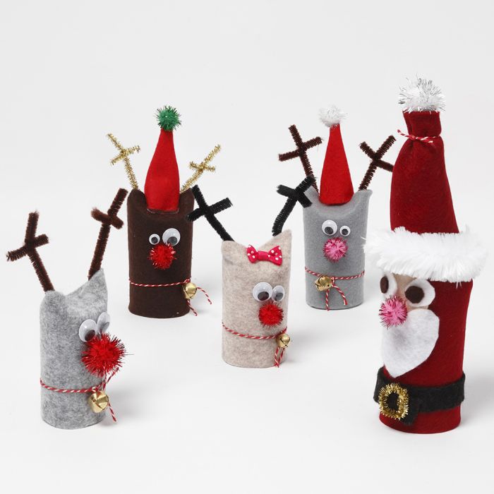 Babbo Natale e renne da tubi di cartone riciclato