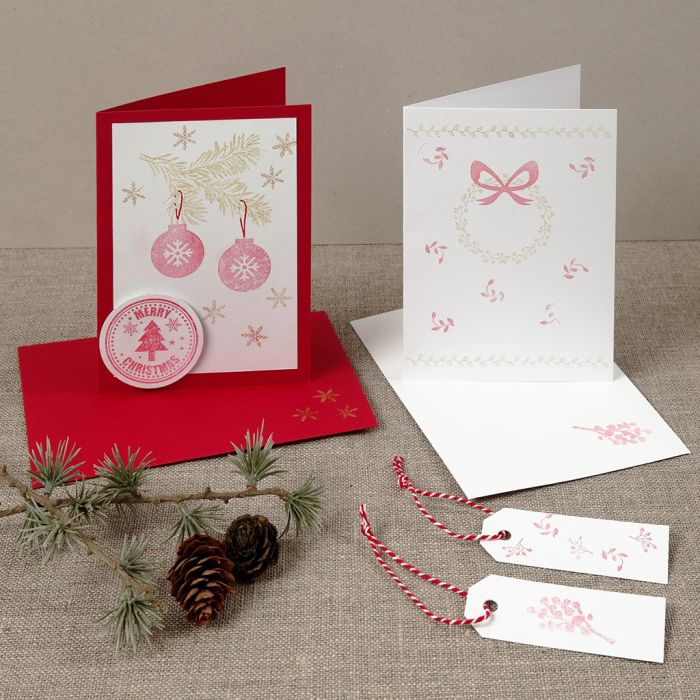 Una cartolina di Natale con disegni stampati