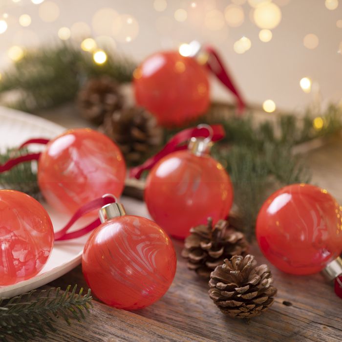 Palline di Natale marmorizzate