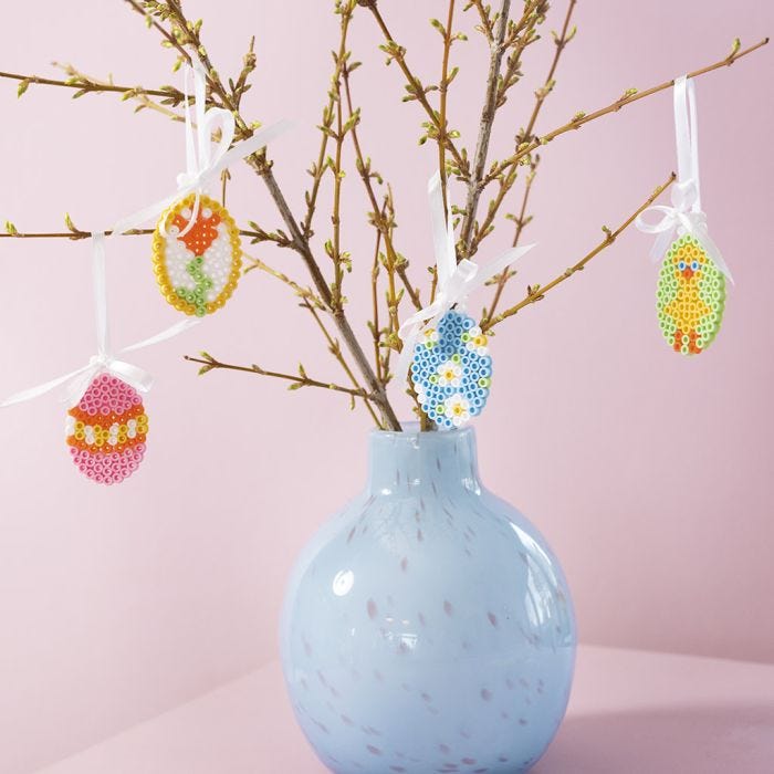 Decorazione pasquale con perline 