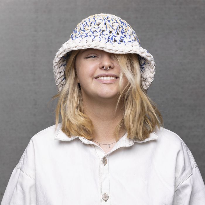 Cappello alla pescatora spesso all'uncinetto