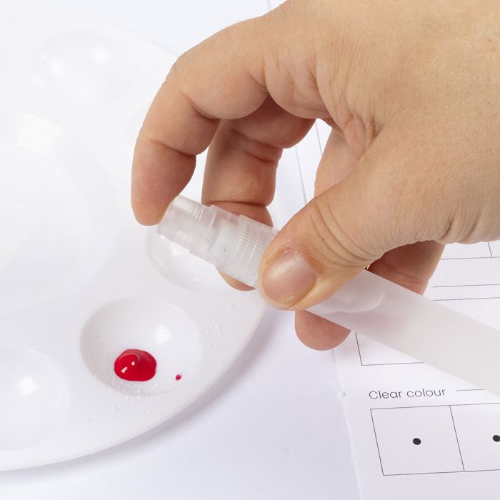 Come ottenere diverse texture e livelli di trasparenza con la vernice gouache