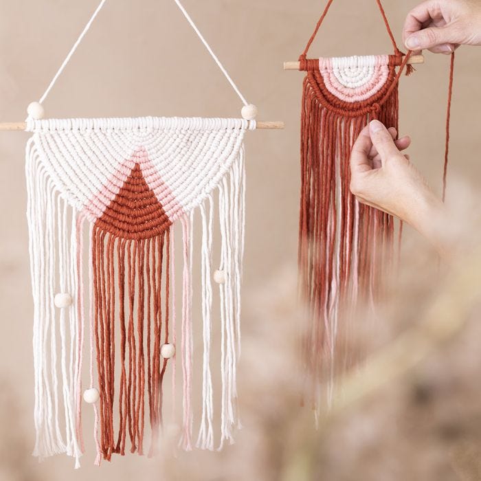 Decorazione da appendere in macramé in due dimensioni