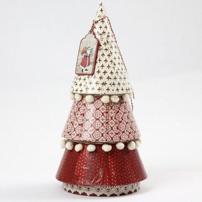 Albero di Natale in cartapesta con découpage