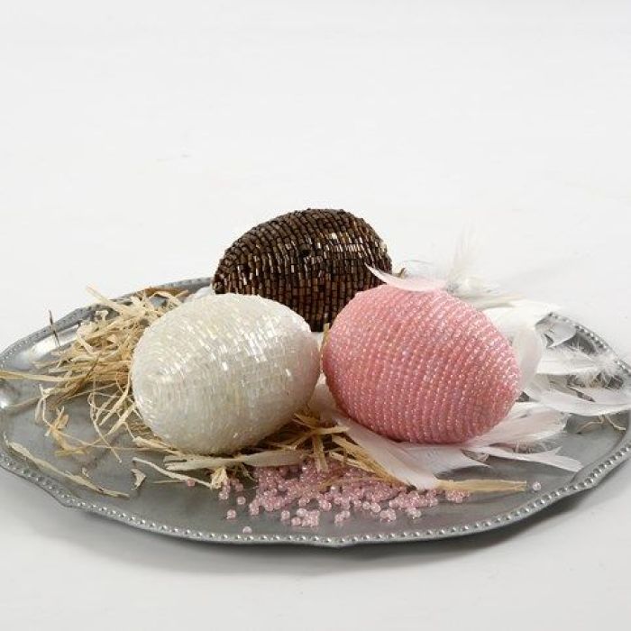 Uova di polistirolo ricoperte di perline Rocaille