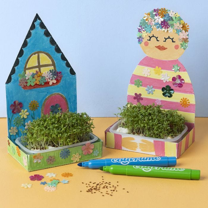 Vassoi di crescione decorati con paillettes
