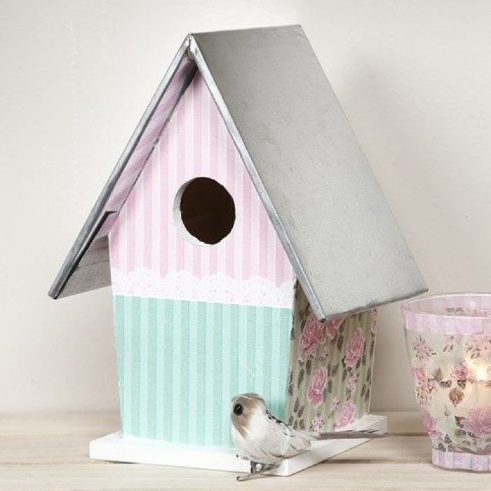 Casetta per gli uccelli colorata e decorata con decoupage, con tetto in zinco