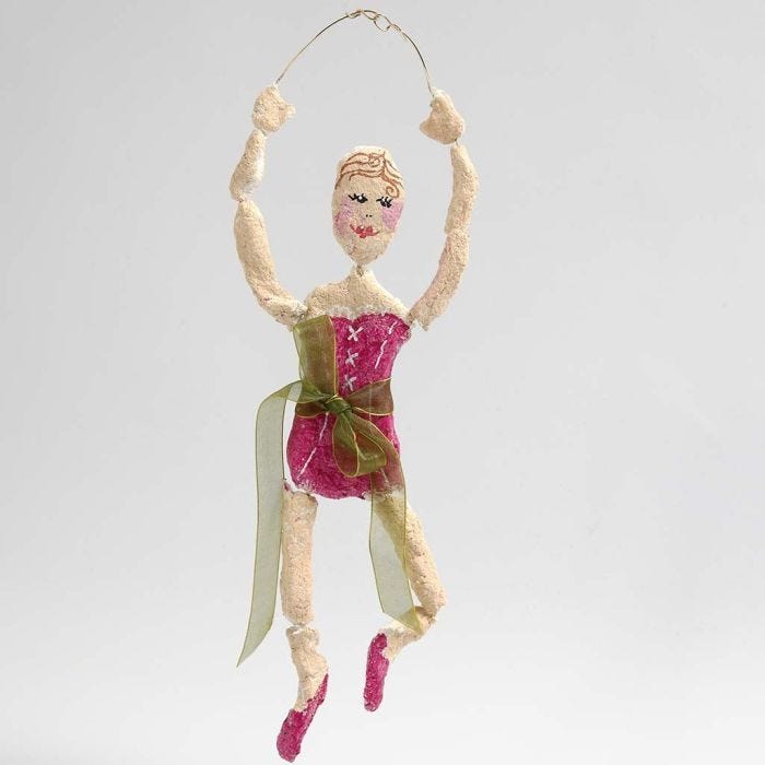 Ballerina realizzata con filo Bonsai dorato ricoperta di cartapesta