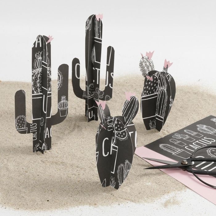 Un cactus realizzato con carta fantasia di Vivi Gade Design