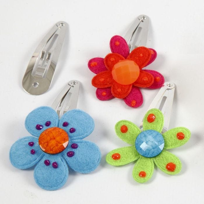 Clip per capelli con fiori di feltro e cabochons