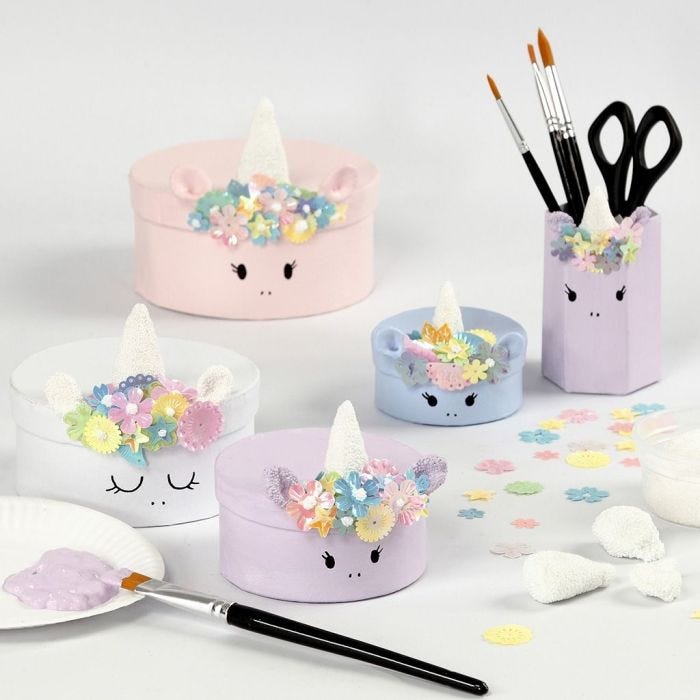 Scatole unicorno in cartapesta con decori in Foam Clay