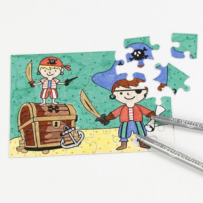 Puzzle pirata decorato con pennarelli