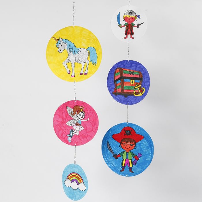 Decorazione pendente in cartone con fantasie prestampate