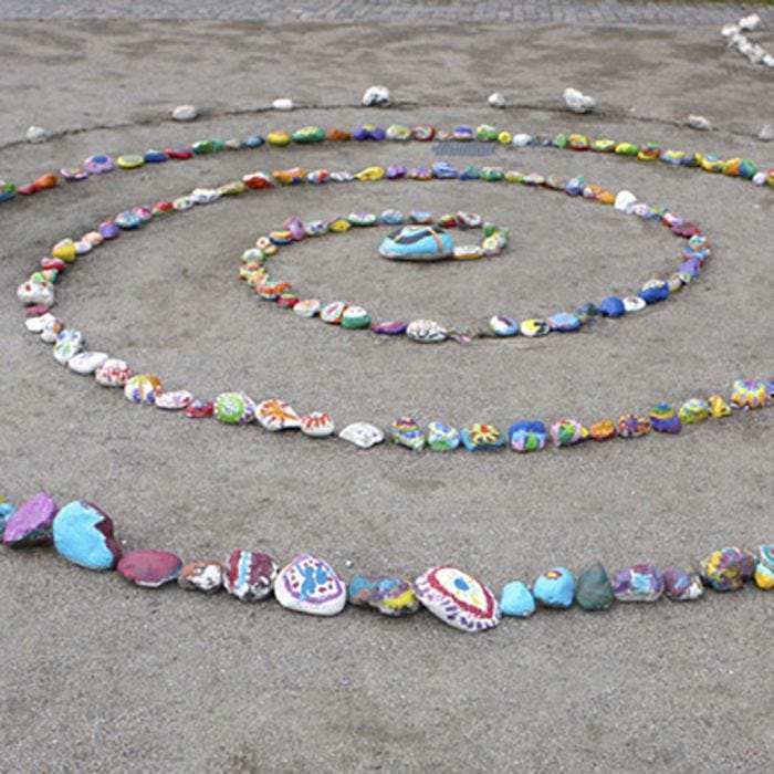 Mandala in cerchi di pietre