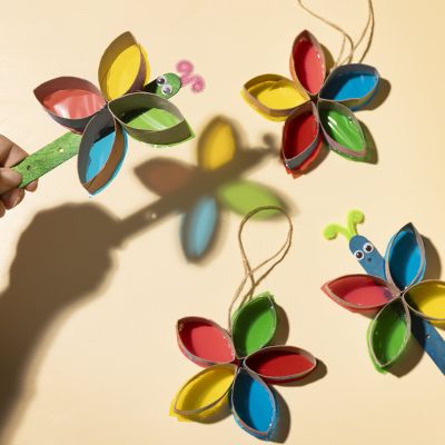 Farfalle e fiori attirano il sole
