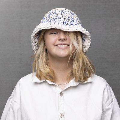 Cappello alla pescatora spesso all'uncinetto
