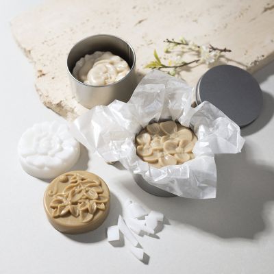 Sapone al burro di karité in contenitore di metallo