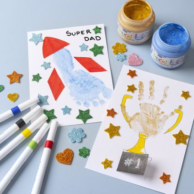 Immagine personale con mano e impronta