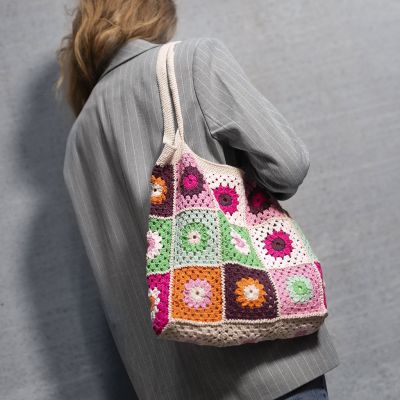 Borsa con mattonelle della nonna all'uncinetto