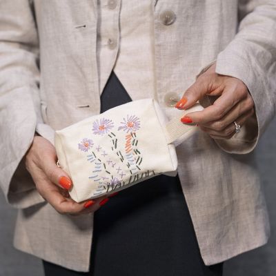Borsa per il trucco con ricamo