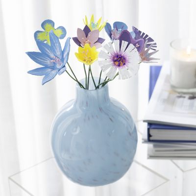 Fiori con vassoio portauova