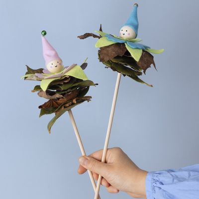 Fate del bosco realizzate con foglie e feltro