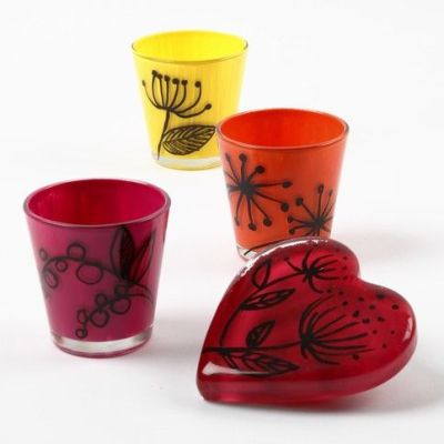 Bicchieri decorati con colore per ceramica