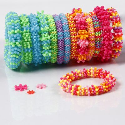 Bracciali arcobaleno in perle piatte di plastica