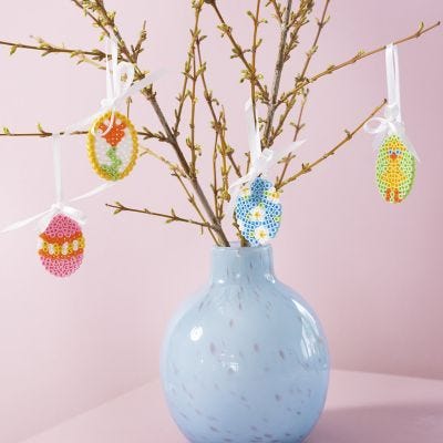 Decorazione pasquale con perline 