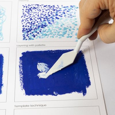 Come utilizzare un raschietto per creare strati e texture con pastelli a olio