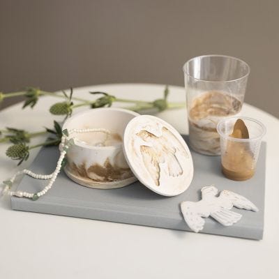 Contenitore in resina colata con coperchio