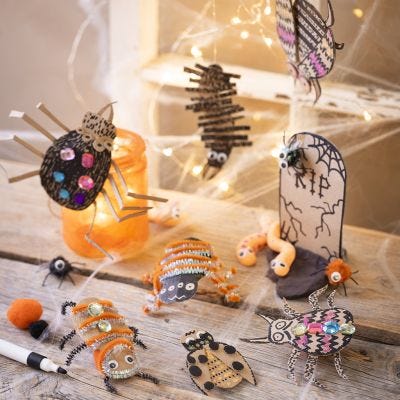Cimitero di Halloween con insetti