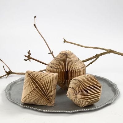 Book origami - decorazioni 3D fatte con un intero blocco di carta