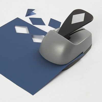 Biglietto d'auguri decorato con bandierine in carta ruvida blu