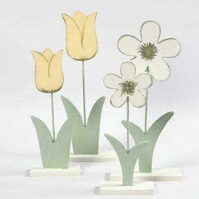 Fiori di legno dipinti con vernice