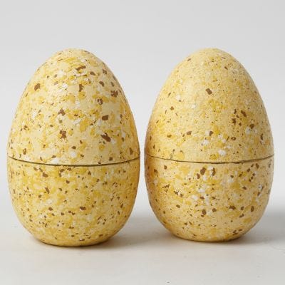 Uovo a due pezzi decorato con Terrazzo Flakes e vernice 