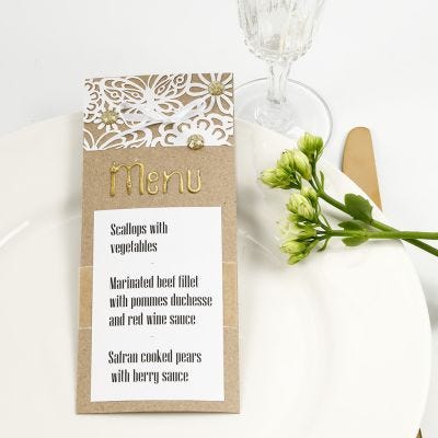 Menu decorato con carta fantasia in pizzo