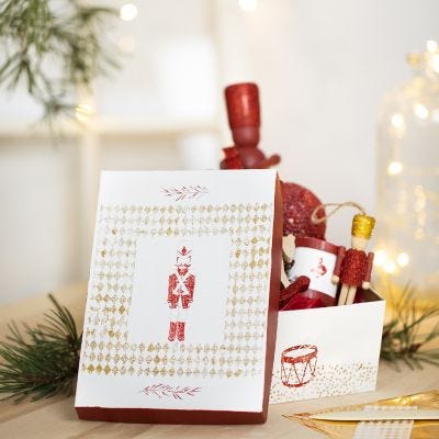 Scatola decorata con vernice