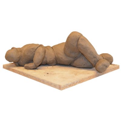 Corpi sinuosi in argilla