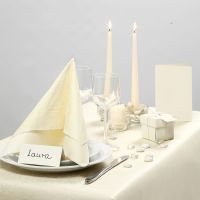Ispirazione per le feste con decorazioni per la tavola bianche
