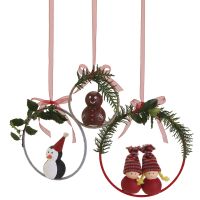 Ghirlande decorative con figure natalizie